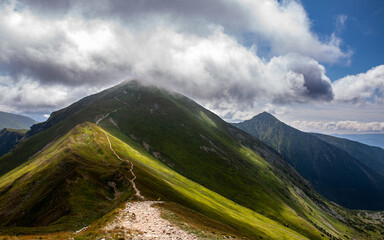 Górski krajGórski krajobraz Tatry Polskaobraz Tatry Polska © Adrian