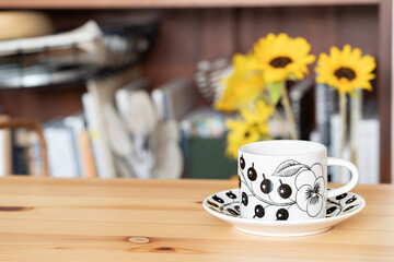フィンランドの食器,北欧のインテリア,ひまわり,花