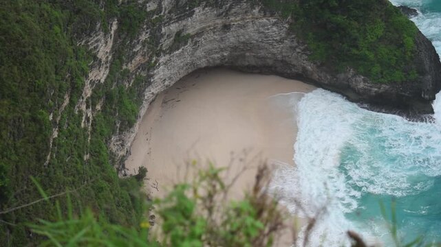 The beauty of hidden, natural and quiet beaches in Nusa Penida