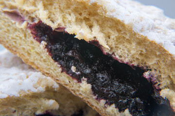 Berry filling for yeast cake.
