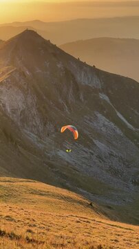 Coucher de soleil et parapente au Mol&eacute;son