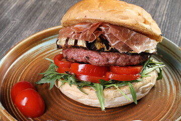 panini hamburger, ripieno, polpette, melanzane, pomodoro, insalata uova, zucchine, prosciutto, cotoletta 