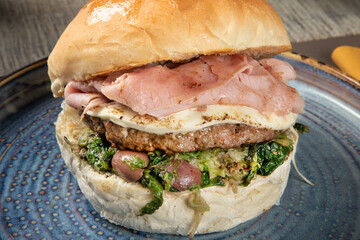 panini hamburger, ripieno, polpette, melanzane, pomodoro, insalata uova, zucchine, prosciutto, cotoletta 