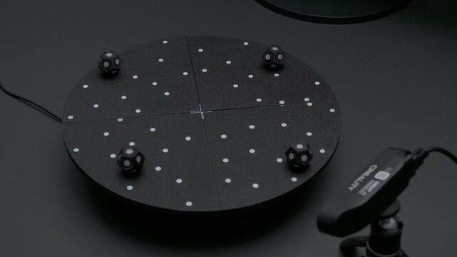 3D Scanning Setup With Calibration Cubes for Accurate Orientation and Scanning in Studio Environment