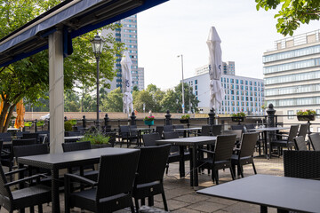 restaurant in the city