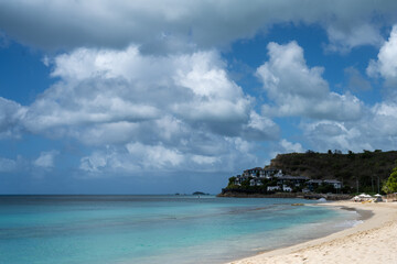 Idyllischer Strand in der Karibik auf Antigua