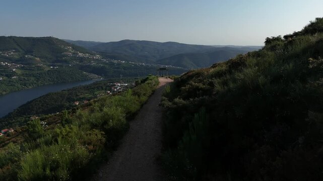 Columpio en el mirador da boneca