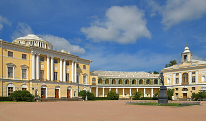 Fototapeta premium Pavlovsk Palace, 18th-century Russian Imperial residence in Pavlovsk, Saint Petersburg. Fragment