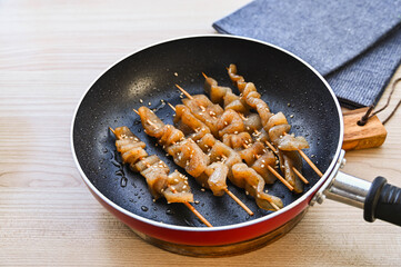 冷凍こんにゃくの焼き鳥風