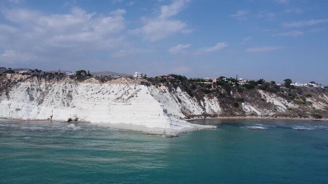 Bird&rsquo;s-Eye View of Scala dei Turchi &ndash; Sicilian Landmark Above Turquoise Sea and Marne Rock