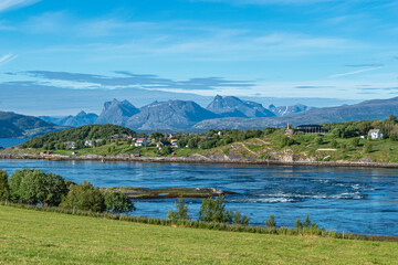 Bodø, la città norvegese a nord del circolo polare artico, tra il Vestfjorden e il Saltjorden