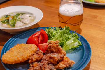 Homemade Dinner with Fried Chicken, Dumpling Soup and Beer / 唐揚げと餃子スープとビールの夕食
