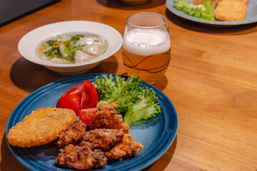 Homemade Dinner with Fried Chicken, Dumpling Soup and Beer / 唐揚げと餃子スープとビールの夕食
