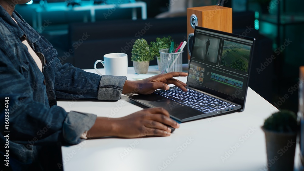 Poster video editor selecting key frames to use while doing video montage, using specialized software appli