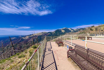 Soaring to nearly 10,000' high, the Windy Point Vista is a spectacular vantage point of the entire...
