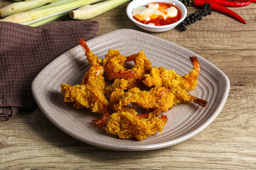 Golden deep prawn tempura wuth sauce