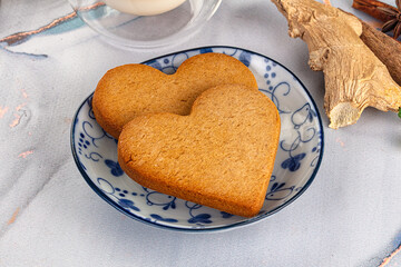 Sweet ginger cookies for snack