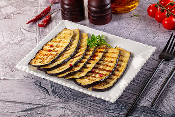 Hot grilled eggplant slices snack