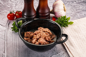 Canned tuna preserve for salad