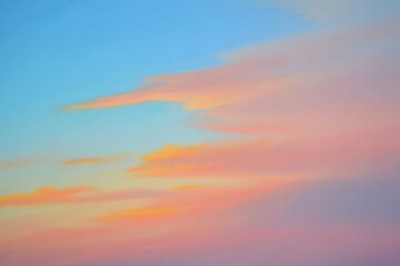 Fototapeta premium Sunset Sky With Wispy Clouds dawn dusk