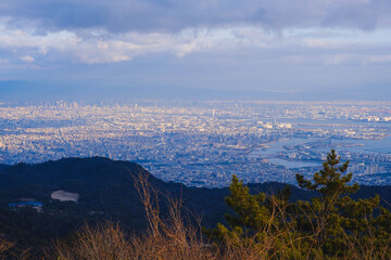 夕暮れ時の神戸の街を一望する、神戸、日本