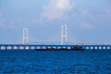 Shenzhen–Zhongshan Link and a ship