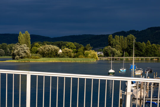 Blick von Stein am Rhein auf die Insel Werd bei Eschenz - Schweiz