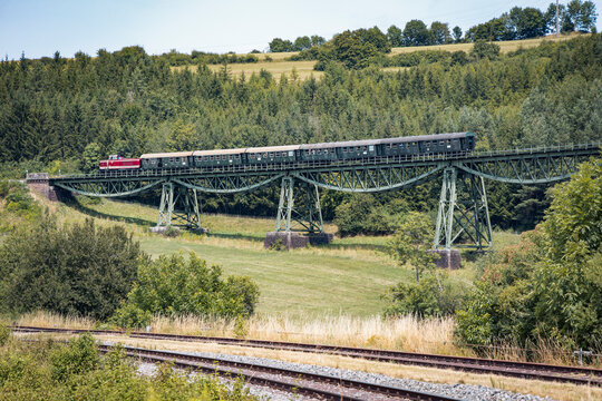 Viadukt &uuml;ber den Biesenbach nahe Epfenhofen