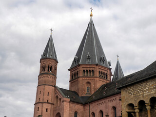 Obraz premium mainz cathedral historic church detail