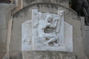 płaskorzeźba mężczyzna