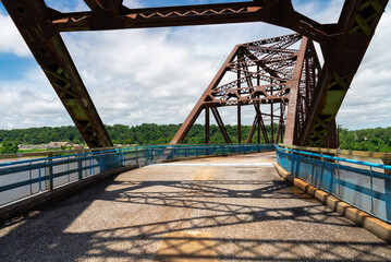 Chain of Rocks Bridge