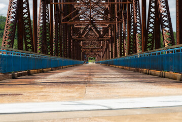 Chain of Rocks Bridge