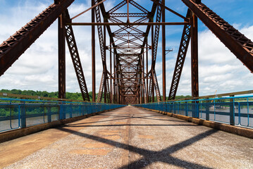 Chain of Rocks Bridge