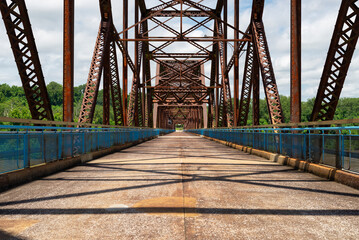 Chain of Rocks Bridge