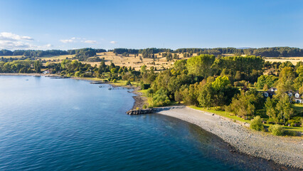 Fototapeta premium Mantilhue, lago puyehue desde Dron, vista aérea