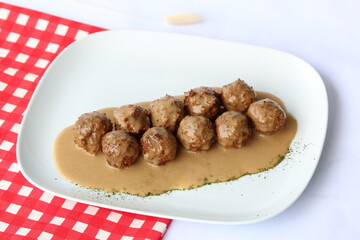 meatballs with sauce