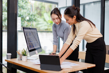 Team of Asia businesspeople talk ESG strategies risk management workshop, SDGs report, global warming, green finance investment eco friendly and net zero waste in boardroom training building.
