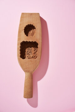 Traditional Chinese moon cake moulding