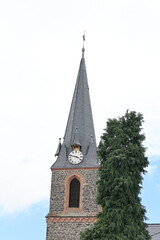 Historische Kirche im Zentrum der Stadt Rennerod im Westerwald	