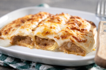 Baked Cannelloni with Cheese and Béchamel Sauce