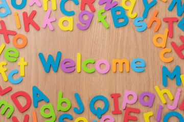 カラフルなアルファベットで構成された英語の単語Welcome