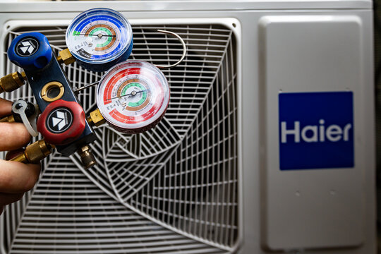 Haier AC Unit with Manifold Gauges
