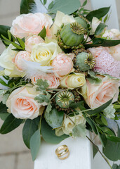 Elegant Wedding Bouquet with Gold Rings