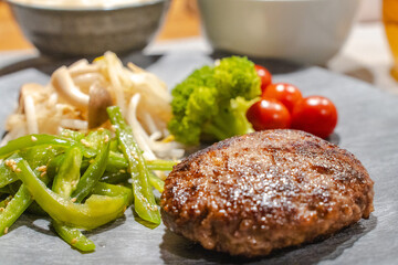 Hamburger Steak Dinner / ハンバーグ夕食
