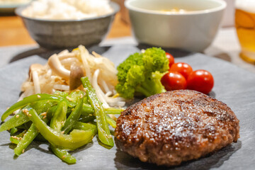 Hamburger Steak Dinner / ハンバーグ夕食
