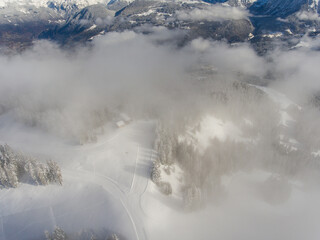 Photo panoramique d’hiver par drone sur les Alpes et le Mont Blanc à Saint-Gervais