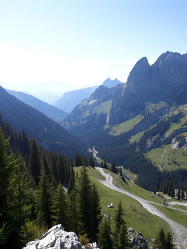 Vista aerea Monte Mondeval, Passo Giau, Dolomiti