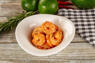 Roasted shrimps in the bowl