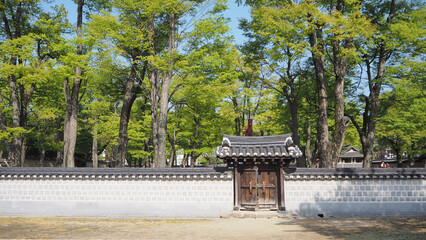 The wall of traditional South Korean architecture.