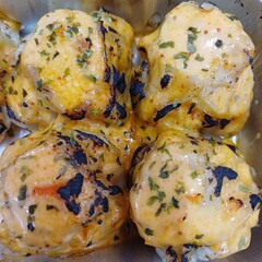 Mozzarella Grilled Dimsum with Cheese Melted Topping on Hot Plate, Asian Street Food Close Up